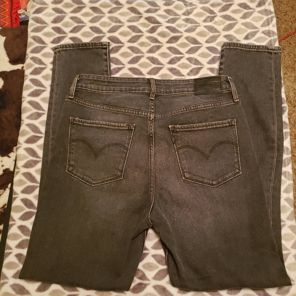 Levi's Ripped Jeans! - Picture 2 of 5